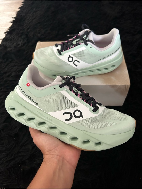 On Running Shoes - ON CLOUDSURFER athletic training running lace up shoes sneakers women’s 7.5 new